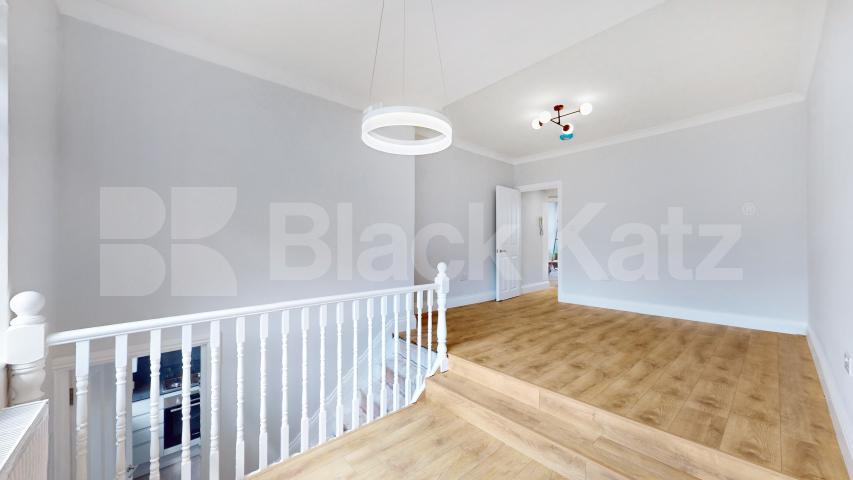 Modern Apartment Colville Road, Notting Hill